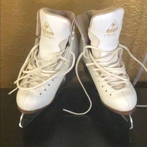 Jackson Mystique Ice Skates